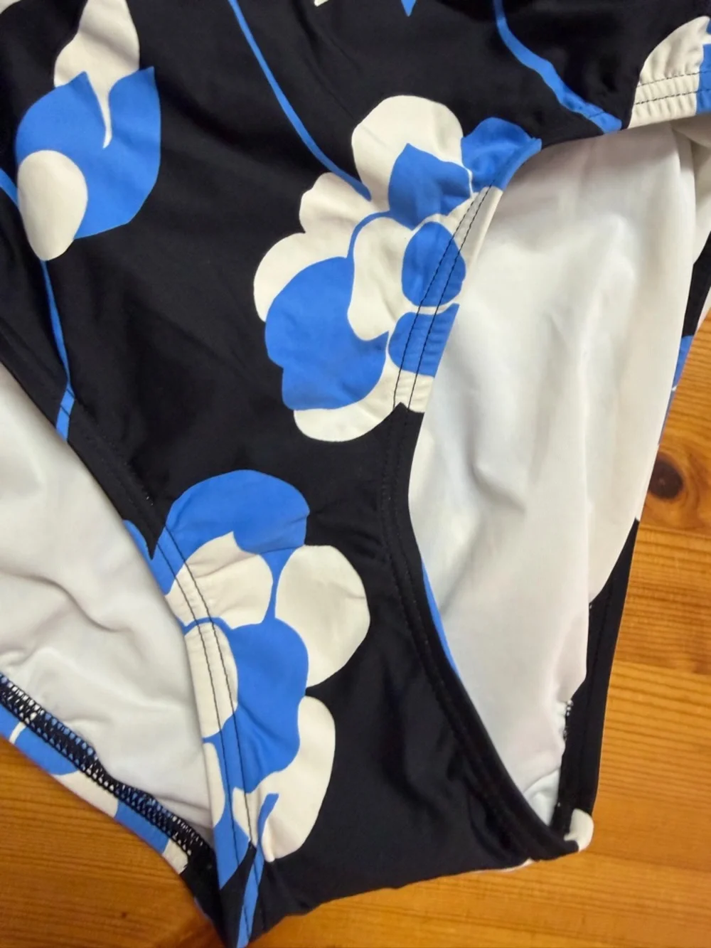 DKNY Floral Draped Bandeau Maillot One Piece Swimsuit Black Blue Floral  Size 4 - Picture 6 of 8